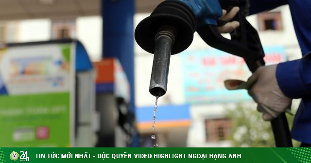 Gasoline prices in Vietnam have peaked since 15:00 on 11/3, the highest in history
