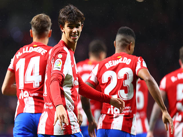 Bóng đá - Felix "nổ súng" sòn sòn 5 bàn/5 trận, Atletico sẵn sàng “tiễn” MU rời Cúp C1