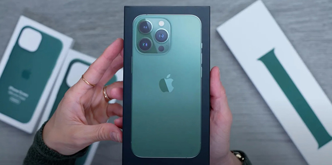 Unboxing iPhone 13 and iPhone 13 Pro Green 