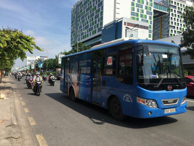 Ho Chi Minh City: Many female students are constantly groped on the bus - 1