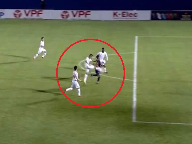 Bóng đá - Tranh cãi Hải Phòng bị thổi phạt đền oan uổng, mất điểm vì trọng tài