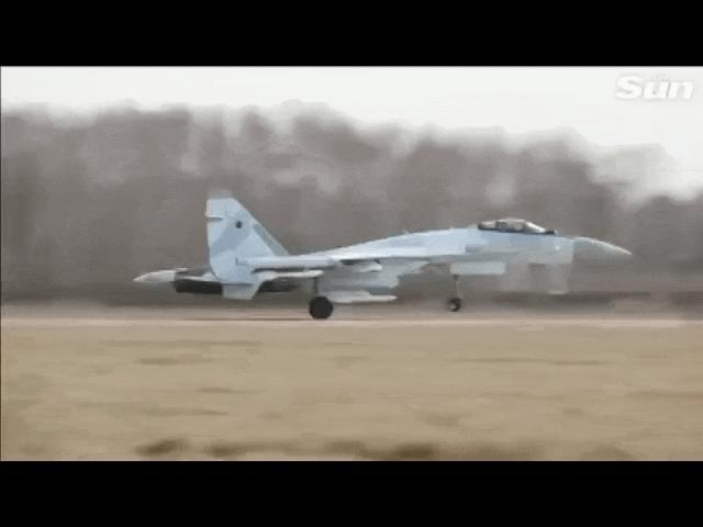 Nga lần đầu công bố video chiến đấu cơ Su-35 không chiến, phóng tên lửa trên bầu trời Ukraine