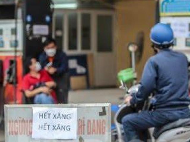 Tin tức trong ngày - Treo biển "hết xăng", khi nào bị phạt hành chính, khi nào bị xử lý hình sự?