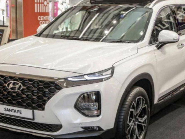 Tin tức ô tô - Cận cảnh phiên bản đặc biệt của Hyundai SantaFe vừa ra mắt tại Malaysia