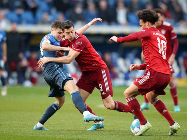 Video bóng đá Hoffenheim - Bayern Munich: Đội bóng ”làng” gây bất ngờ, hiệp 2 bão táp (Vòng 26 Bundesliga)