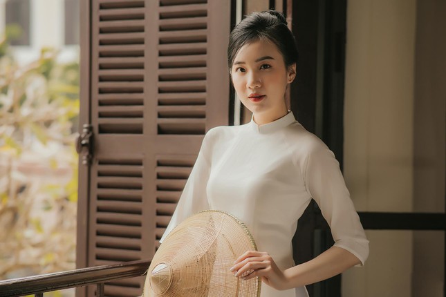 The female student of Hanoi Medical University is graceful in ao dai - 2