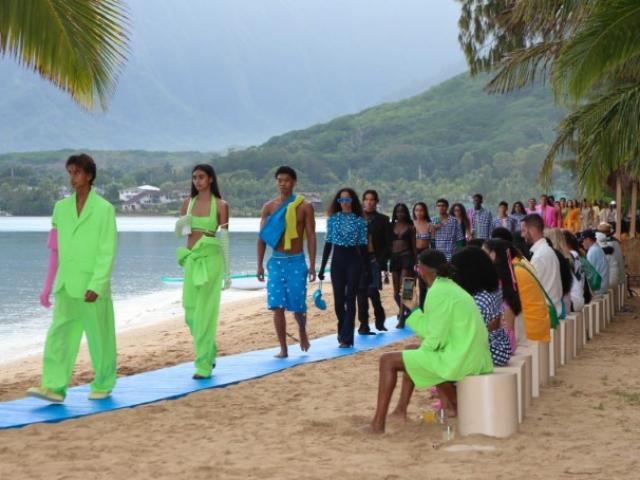 Thời trang - Jacquemus rực rỡ với sắc màu trong bộ sưu tập Xuân Hè 2022