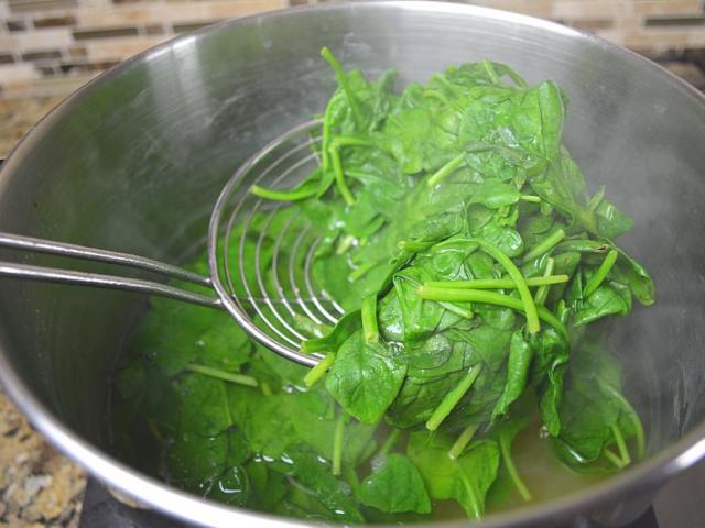 Ẩm thực - 4 loại thực phẩm nhất định cần chần trước khi nấu, nếu không rất dễ gây ngộ độc