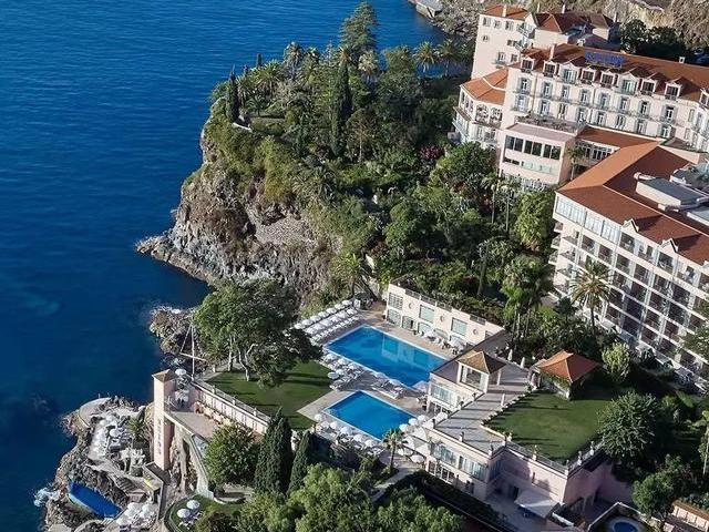 Du lịch - 8 khách sạn sát mép vách đá hiểm trở, khung cảnh ngoạn mục đẹp không tưởng