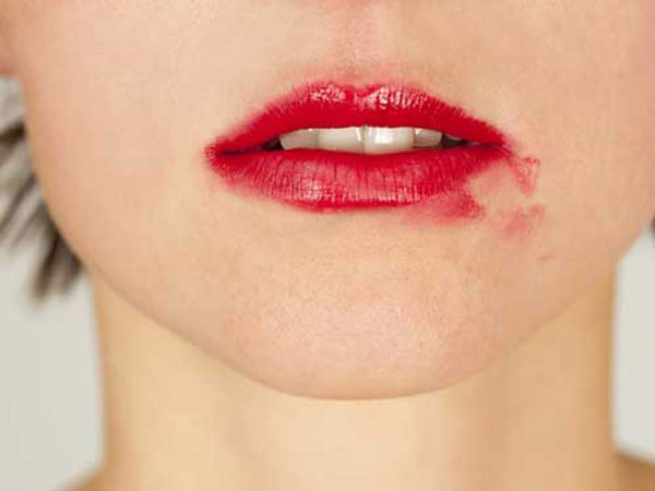 How to fix 5 common problems when applying lipstick - 5