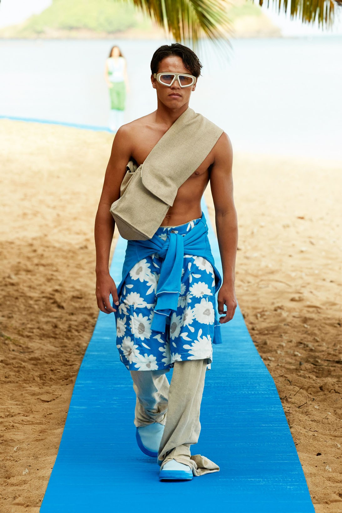 Jacquemus is brilliant with colors in the Spring Summer 2022 collection - 6