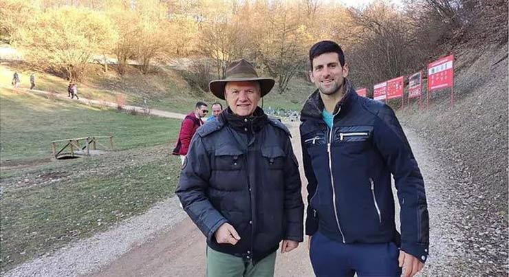 Djokovic trở lại kim tự tháp Visoko đều cầu may