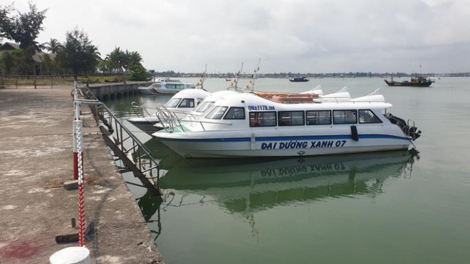 Tuyến thủy Cửa Đại - Cù Lao Chàm dừng đột ngột, người dân và du khách không kịp trở tay - 1