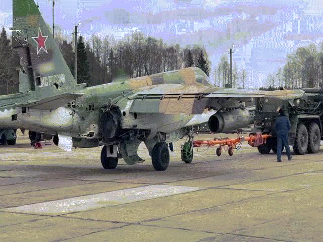 Nga: Cường kích Su-25 trúng tên lửa Ukraine, phi công vẫn đáp máy bay an toàn