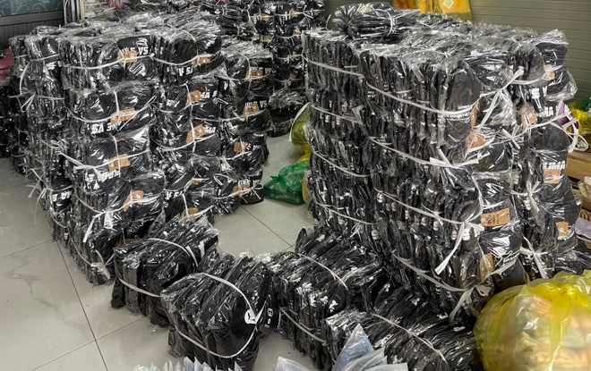 Shop Thanh Tâm luôn làm việc trực tiếp với Nhà sản xuất và nhập hàng với số lượng lớn để có giá tốt cho khách hàng