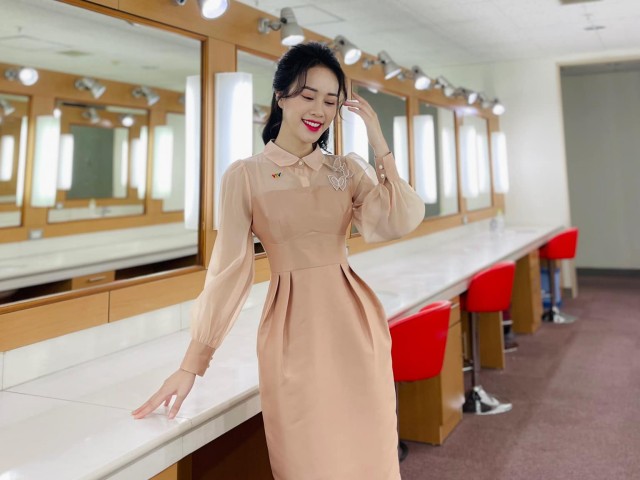 Làm đẹp - Nữ MC Hải Phòng "mặc kín nhất VTV" hóa ra có thân hình chuẩn từng centimet