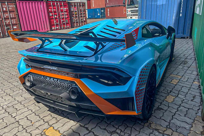 The second Lamborghini Huracan STO supercar photo appeared in Vietnam - 6