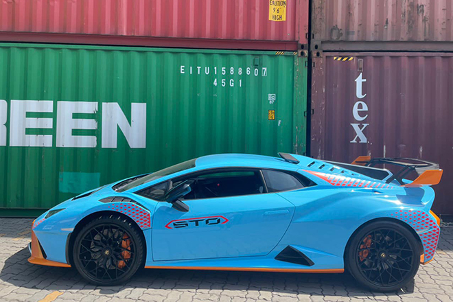 The second Lamborghini Huracan STO supercar photo appeared in Vietnam - 3