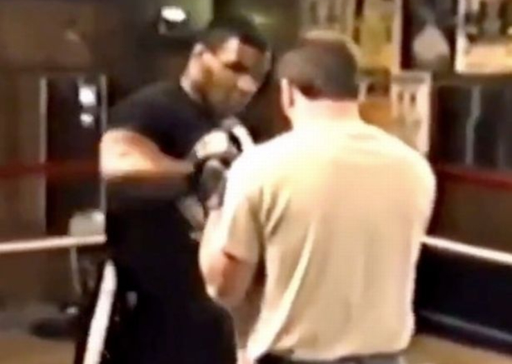 19-year-old Mike Tyson is amazingly strong, punches " throws people"  proven - 1
