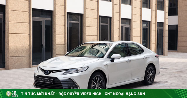 Toyota Camry price in March 2022, 10% discount on BHVC fee and preferential loan interest rate