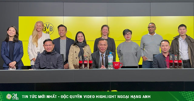 Acting VFF President Tran Quoc Tuan works with clubs in the Bundesliga