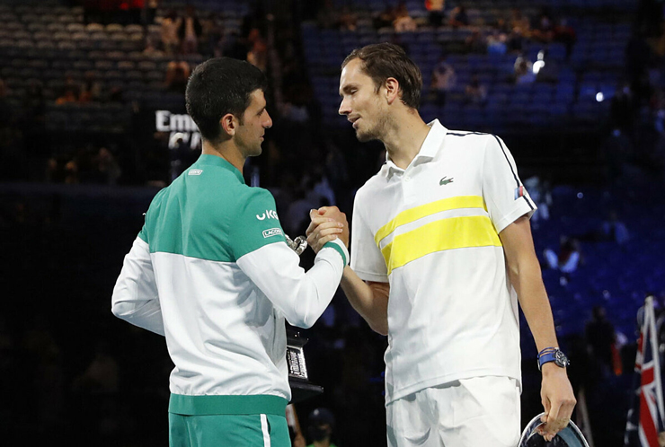 Djokovic nhanh chóng trở lại vị trí số 1 thế giới chỉ sau 3 tuần rơi vào tay Medvedev