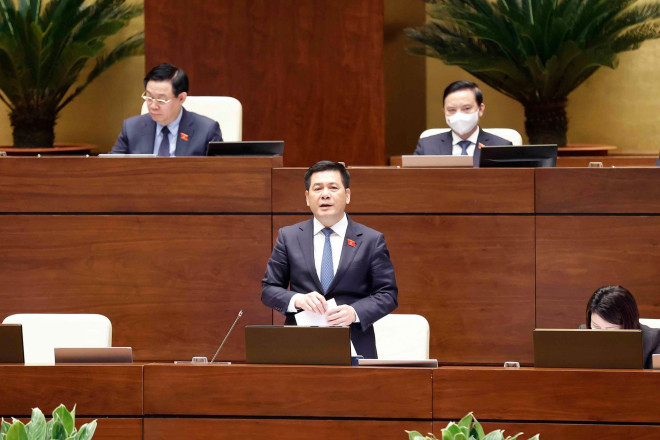 Bộ trưởng Nguyễn Hồng Diên trả lời chất vấn sáng 16-3