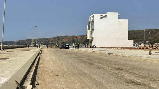 Bộ Công an kiểm tra thực địa dự án Hamubay, sáng 16-3. Ảnh: DT