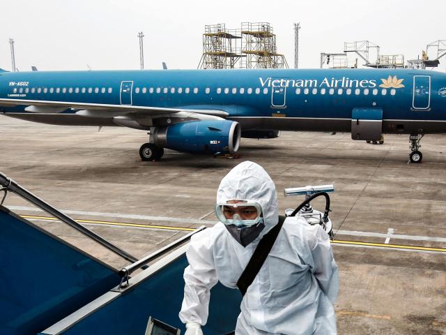 Kinh doanh - Đòi miễn thuế nhưng "ông lớn" hàng không không chịu bán vé máy bay giá rẻ