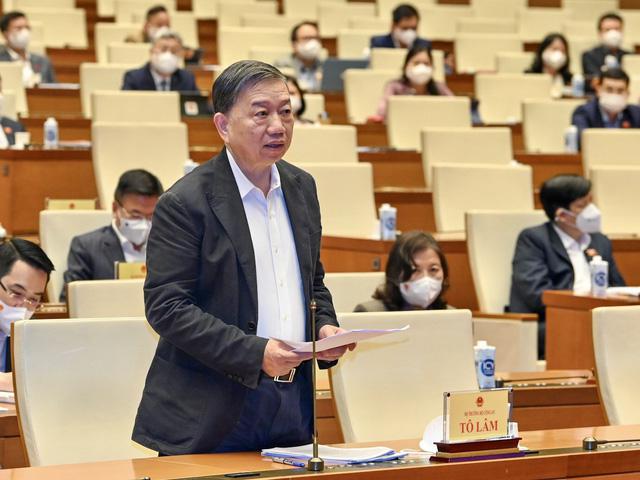Bộ trưởng Bộ Công an Tô Lâm phát biểu tại phiên chất vấn ngày 16-3 - Ảnh: VGP