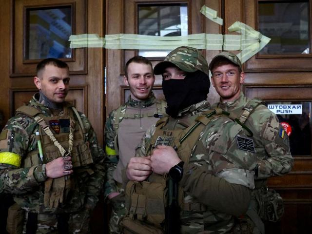 Chiến binh nước ngoài tham gia xung đột Nga - Ukraine: Hay ít dở nhiều?