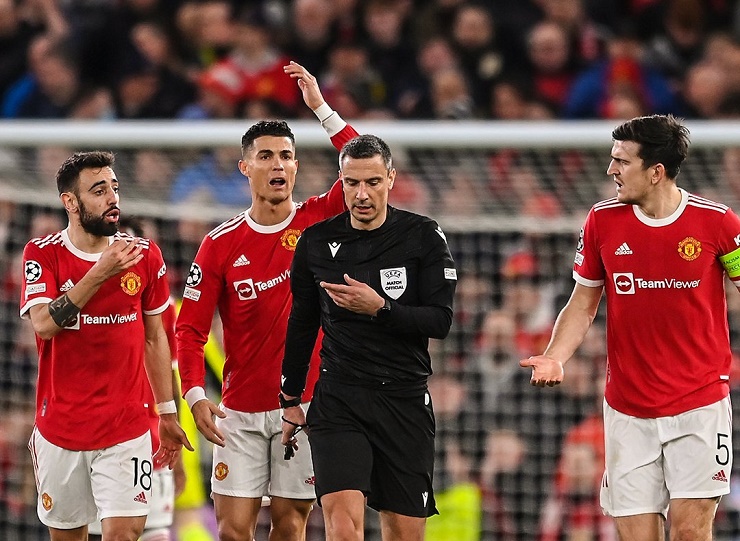 MU bị loại khỏi Champions League