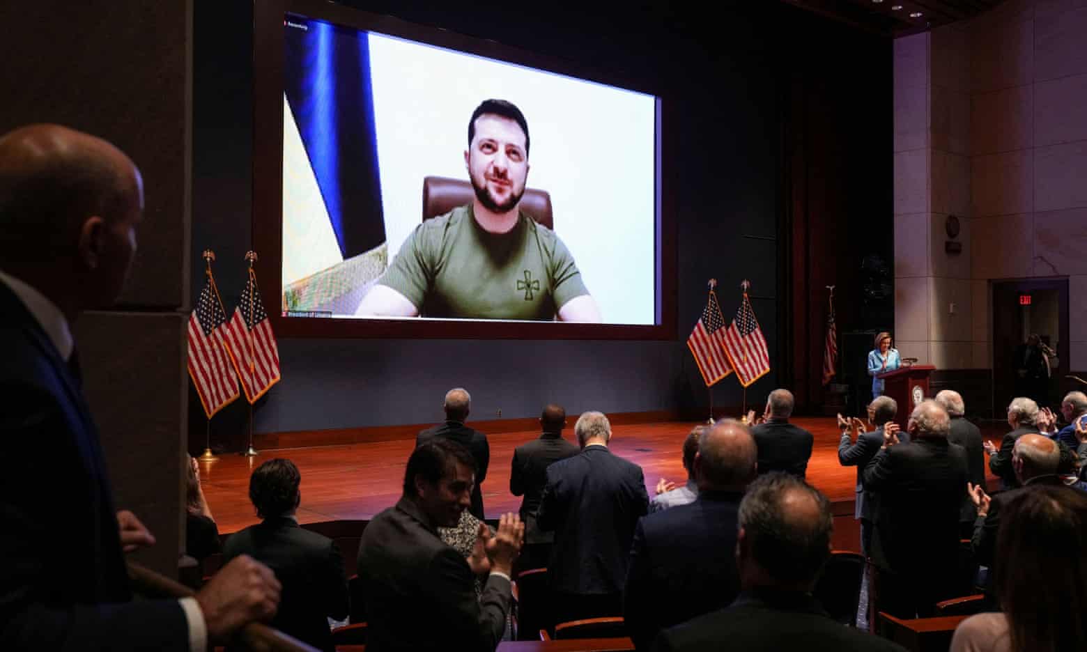 Tổng thống Ukraine Zelensky trong cuộc họp trực tuyến ở Quốc hội Mỹ (ảnh: Guardian)