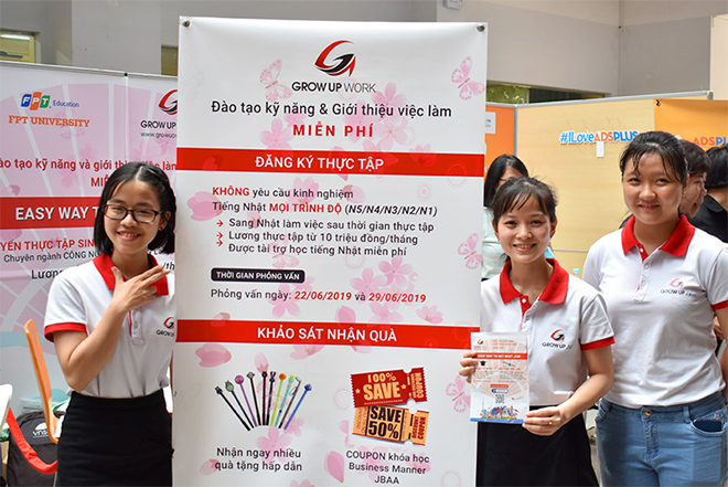 GrowUpWork cung cấp nền tảng và các dịch vụ hỗ trợ kết nối nhà tuyển dụng và các ứng viên