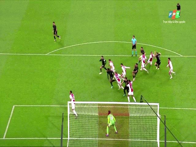 Bóng đá - Video bóng đá Ajax - Benfica: Phung phí cơ hội, dính đòn "hồi mã thương" (Vòng 1/8 Cúp C1)