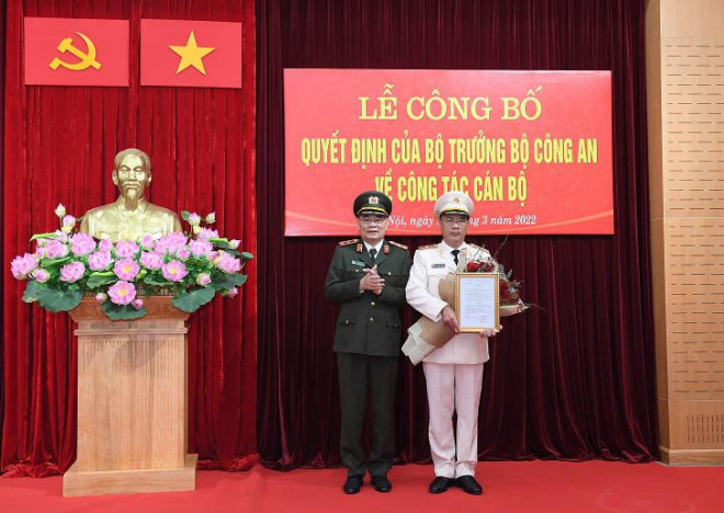 Thiếu tướng Cao Đăng Hưng nhận quyết định điều động