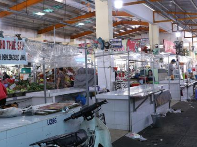 Thị trường - Tiêu dùng - Chợ truyền thống tại TP HCM sau dịch: Người bỏ sạp vì lỗ, người buôn bán cầm chừng