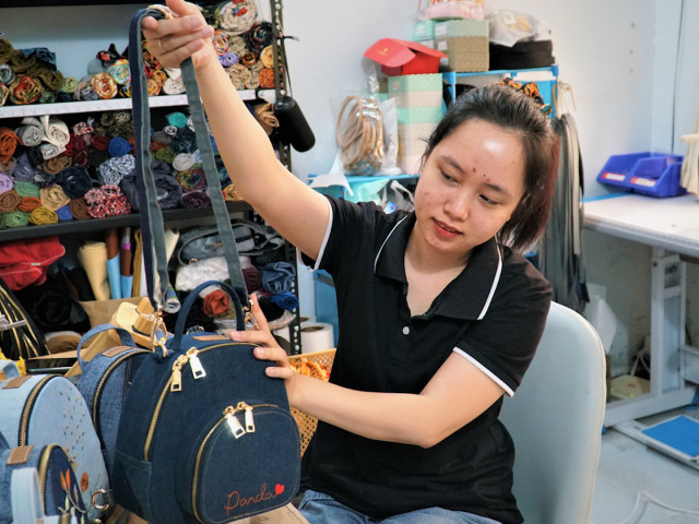 Video - Video: ‘Chế’ sản phẩm thời trang không đụng hàng từ đồ cũ