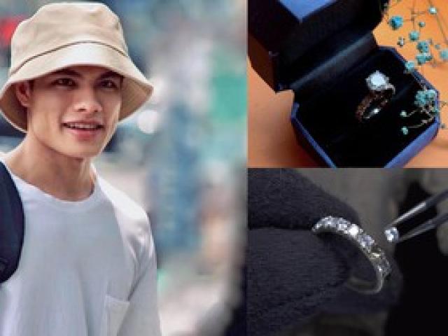 Bạn trẻ - Cuộc sống - 9X chế tạo trang sức bằng bu lông, ốc vít