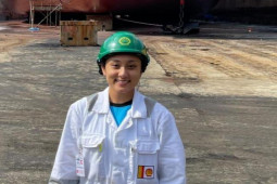 Bạn trẻ - Cuộc sống - Cô gái 25 tuổi là kỹ sư hàng hải duy nhất trên tàu viễn dương