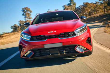 Giá xe KIA K3/Cerato lăn bánh tháng 3/2022, thêm bản 1.6 Turbo GT