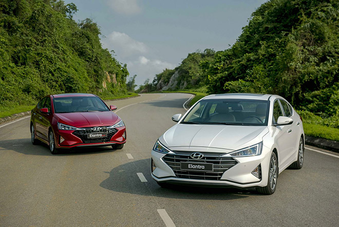 Price of Hyundai Elantra car rolling in March 2022, 50% off registration fee - 1