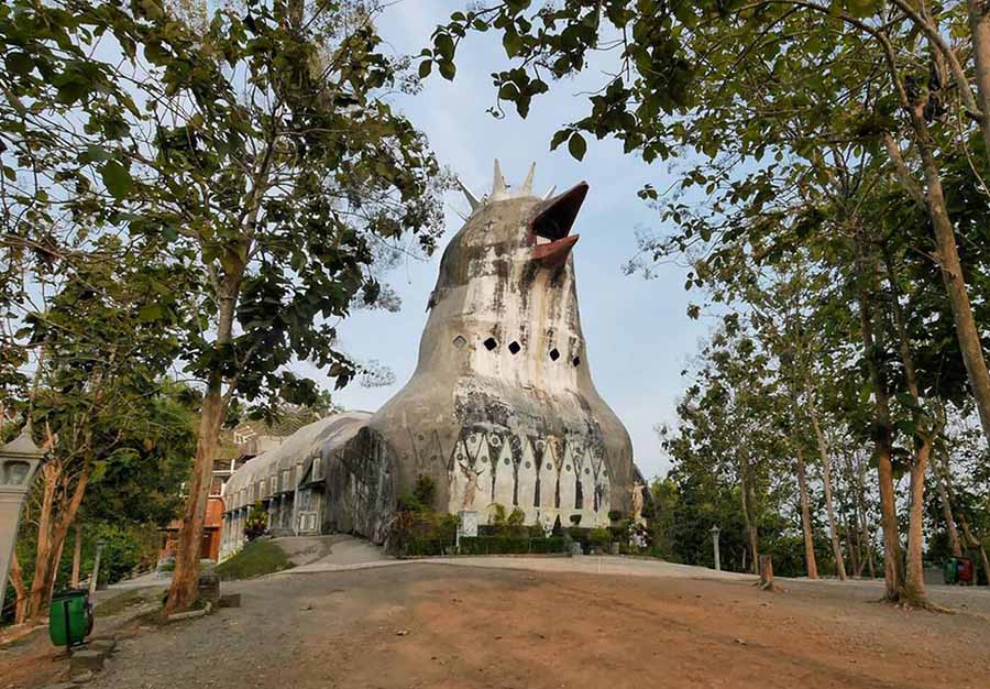 The mysterious chicken-shaped church in the middle of the mountains and forests, but it is so coldly abandoned - 5
