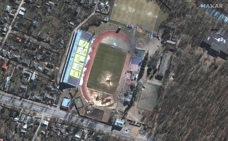 Trung tâm huấn luyện Olympic ở Chernihiv bị hư hại do pháo kích (ảnh: Reuters)