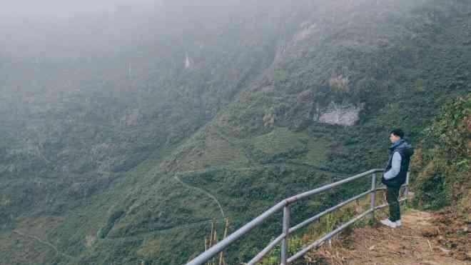 Conquering the cliffs of the gods - the precarious walking path by the abyss - 9