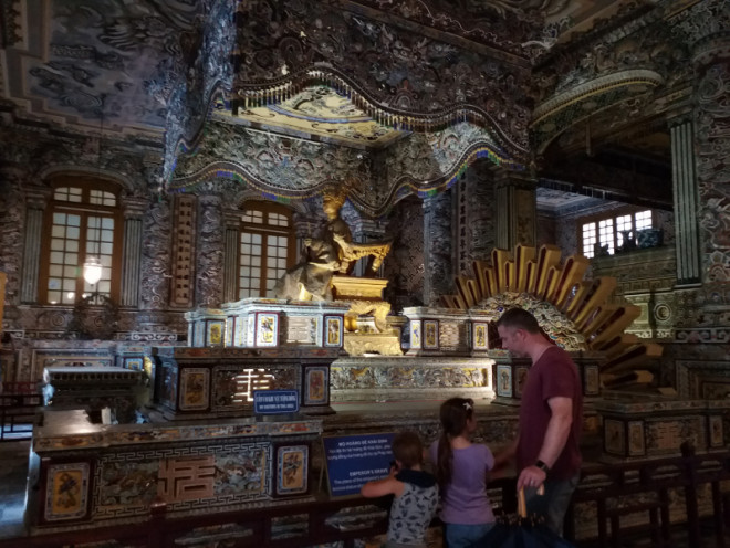 Visiting the mausoleum of King Nguyen is chosen by many tourists when coming to Hue - 14