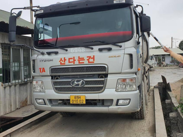 Tin tức trong ngày - CSGT đón lõng mọi cửa ngõ Thủ đô, các tài xế xe "hổ vồ" hối hả gọi cứu viện