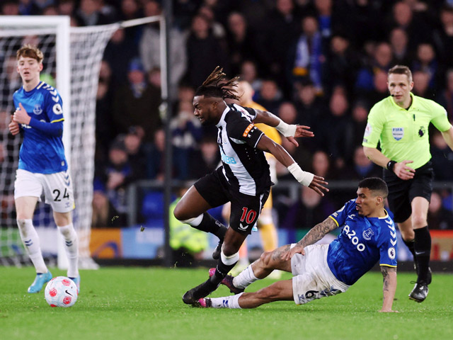 Video bóng đá Everton - Newcastle: Ngỡ ngàng thẻ đỏ, vỡ òa phút 90+9 (Đá bù vòng 20 NHA)