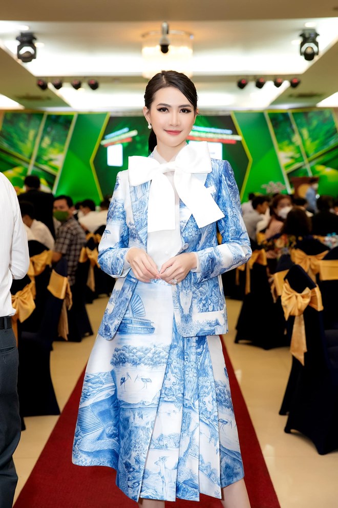 Hoa hậu quê Tiền Giang bất ngờ lên chức CEO - 6