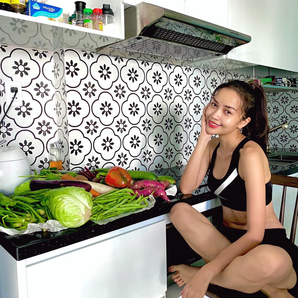 Ngọc Châu tính toán cụ thể từng nhóm dưỡng chất trong chế độ ăn.